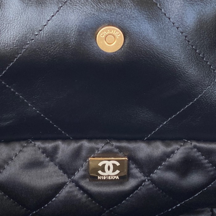 Handbag Chanel  AS3260  size  35x37x7 cm