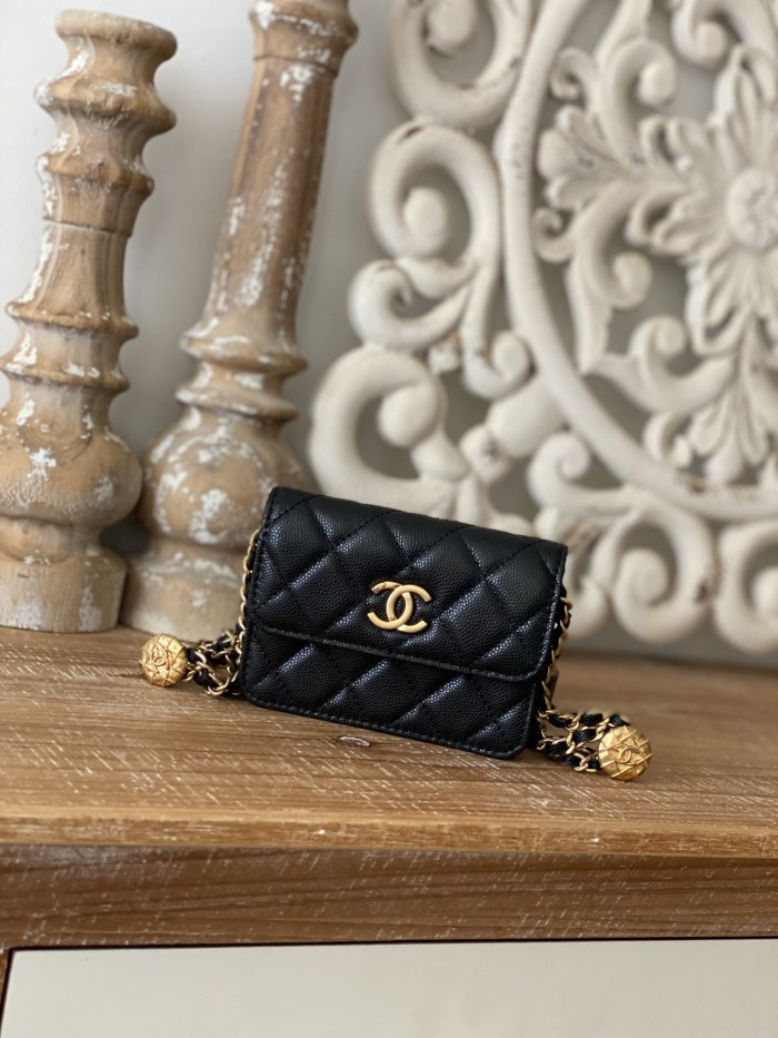  Handbag  Chanel  AP81205  size 9*12.3*3.2 cm