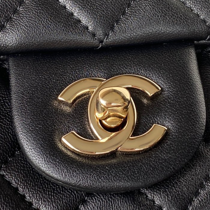 Handbag   Chanel  AS1786  size  17 cm
