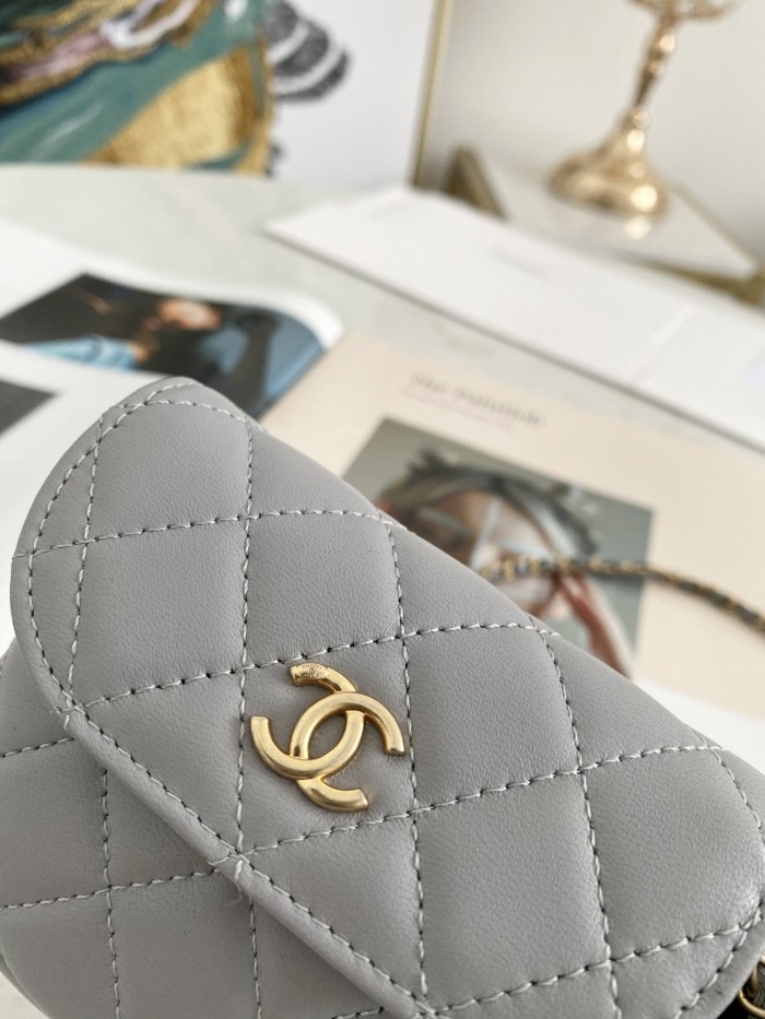  Handbag   Chanel  81462  size  9*10.5*2.5 cm