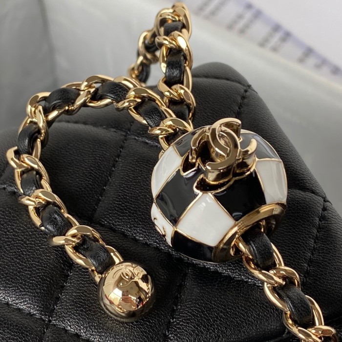  Handbag   Chanel  AS1786  size  17 cm