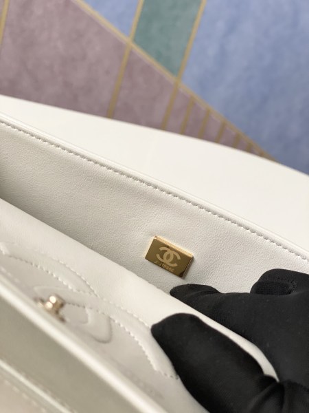 Handbag   Chanel  size  25  cm