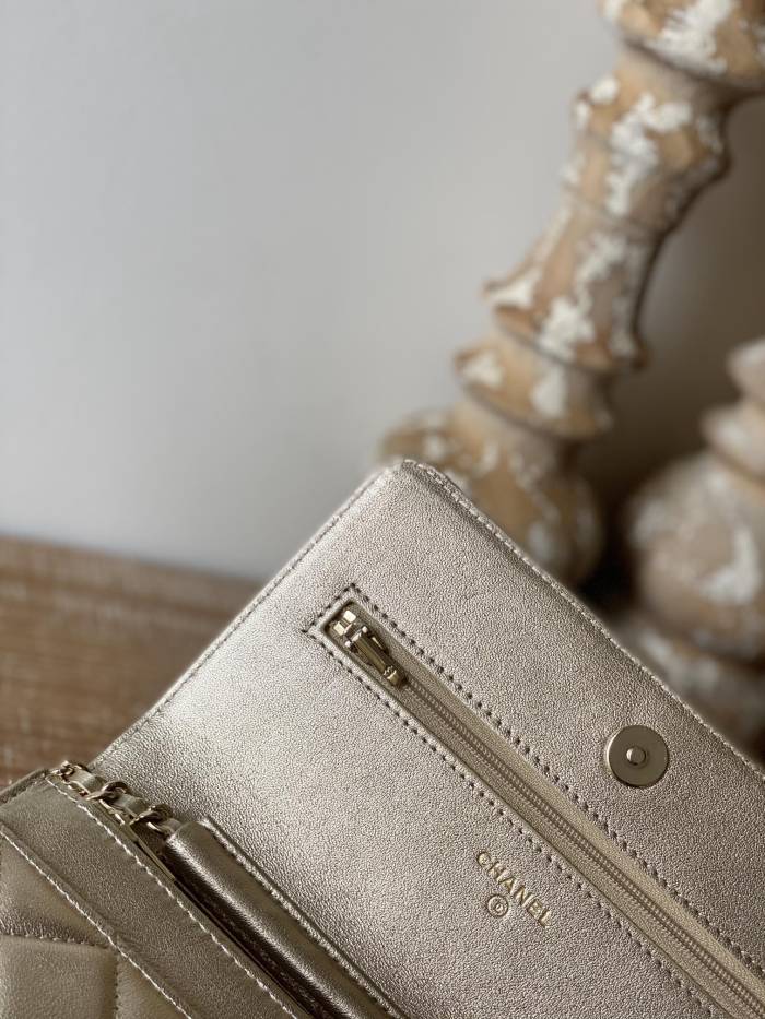  Handbag Chanel  0250  size  19 cm