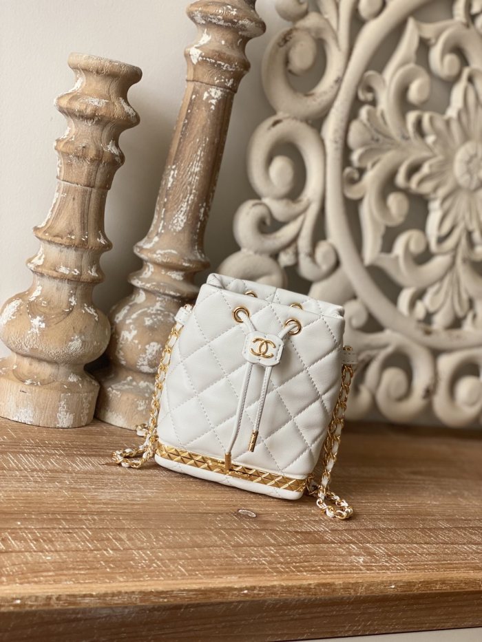  Handbag   Chanel  2750  size  14*11*8  cm