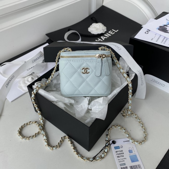  Handbag  Chanel  AP1340   size  11×8.5×7 cm