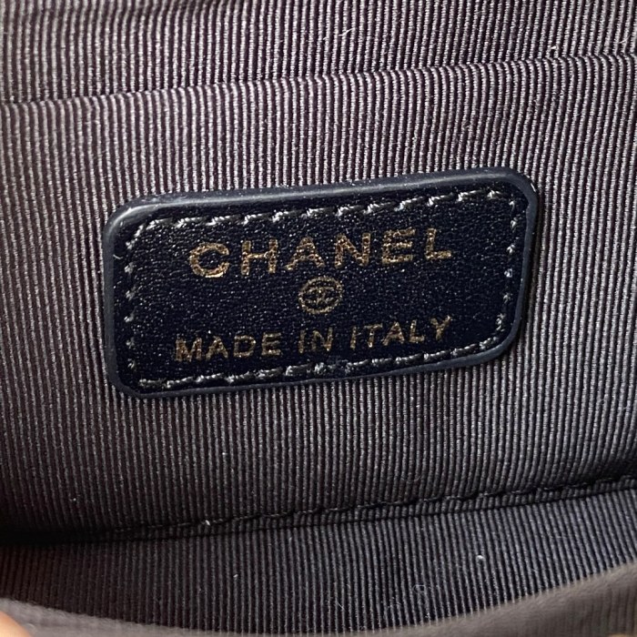  Handbag  Chanel   AP2669  size  9.5x11x8 cm