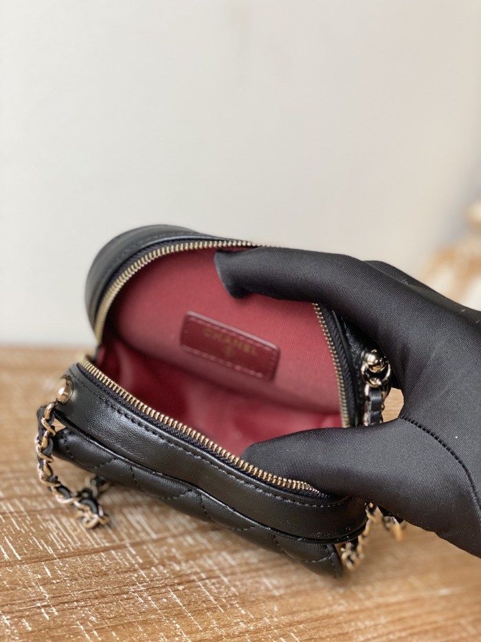  Handbag Chanel 81203  size  12×13×5.5 cm