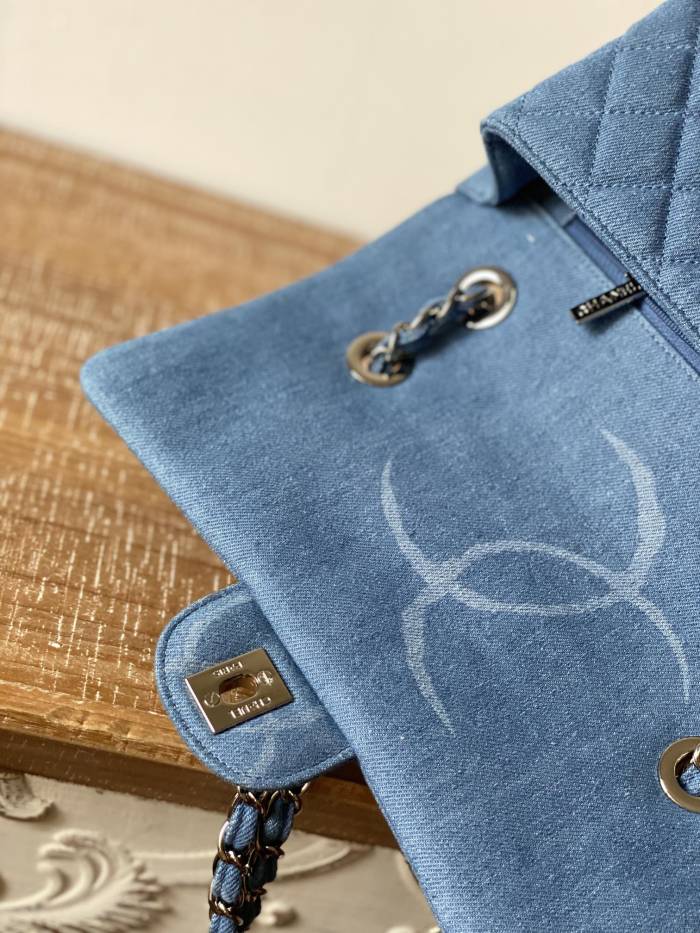  Handbag  Chanel  AS2071  size  25 15 6.5 cm