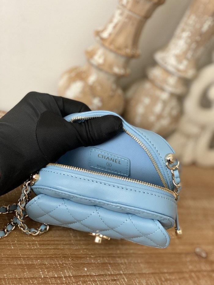  Handbag   Chanel  81203  size  12×13×5.5 cm