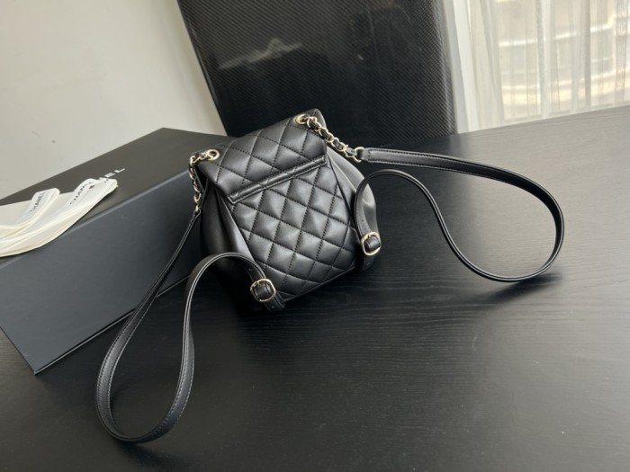 Handbag   Chanel  2908  size  18cmx18cmx12 cm