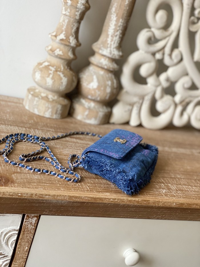  Handbag  Chanel 2623  size  14x10 cm