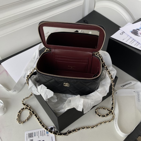  Handbag  Chanel AP1341  size  9.5x17x8 cm