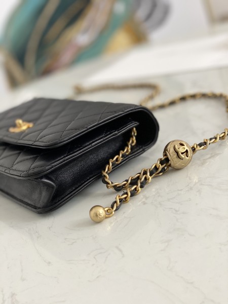  Handbag  Chanel  81133  size  19 cm