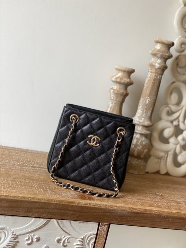  Handbag  Chanel  AS3176  size  16X15X9 cm