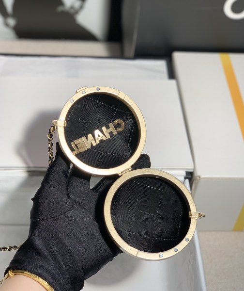 Handbag   Chanel  size  8 cm