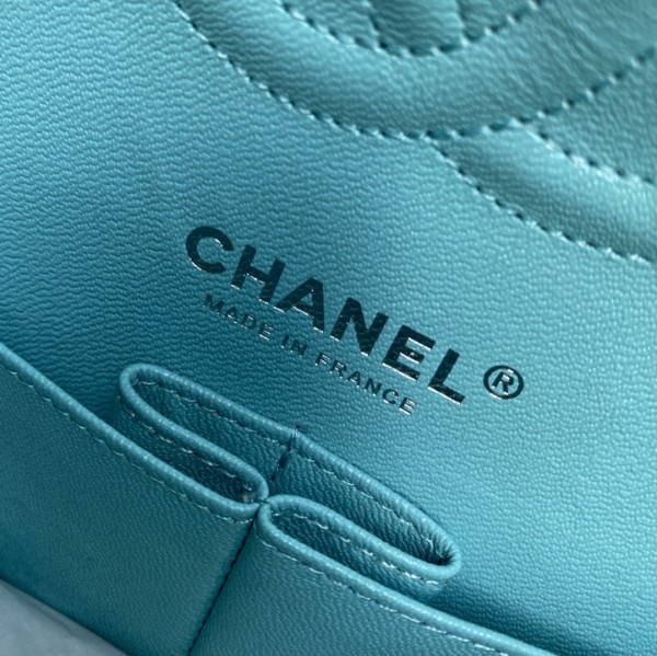  Handbag   Chanel  A01112  size 25.5*15.5*6.5  cm