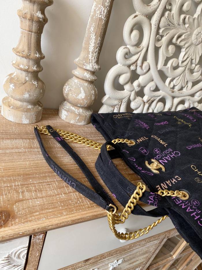  Handbag  Chanel 3128  size 51x43x3 cm