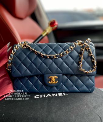 Handbag  Chanel  A01112  size  25.5*15.5*6.5  cm