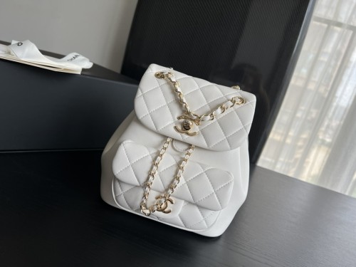  Handbag   Chanel  2908  size 18cmx18cmx12 cm