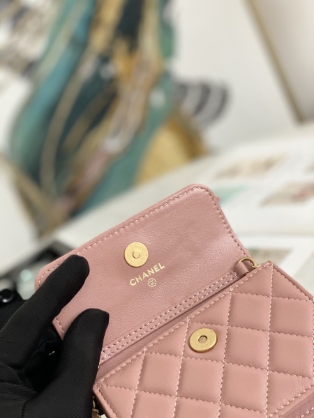  Handbag   Chanel  81135  size  12.5 9 2.5 cm