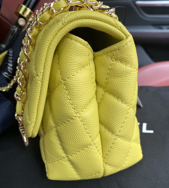  Handbag   Chanel   AS2215  size  𝟏𝟑*𝟏𝟗*𝟗 𝑐𝑚  