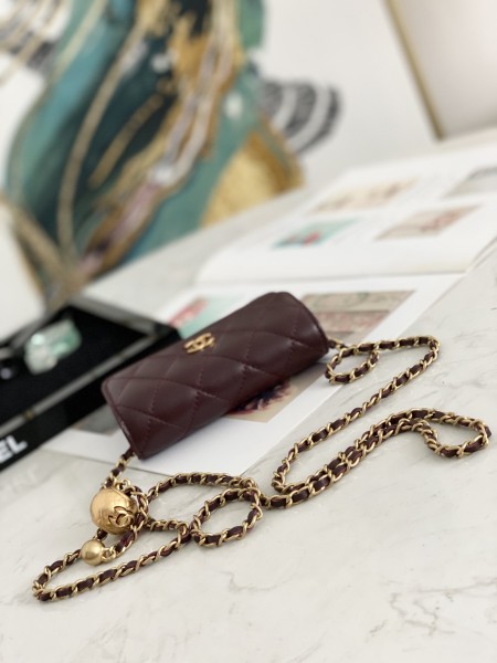  Handbag  Chanel 81135  size 12.5 9 2.5 cm