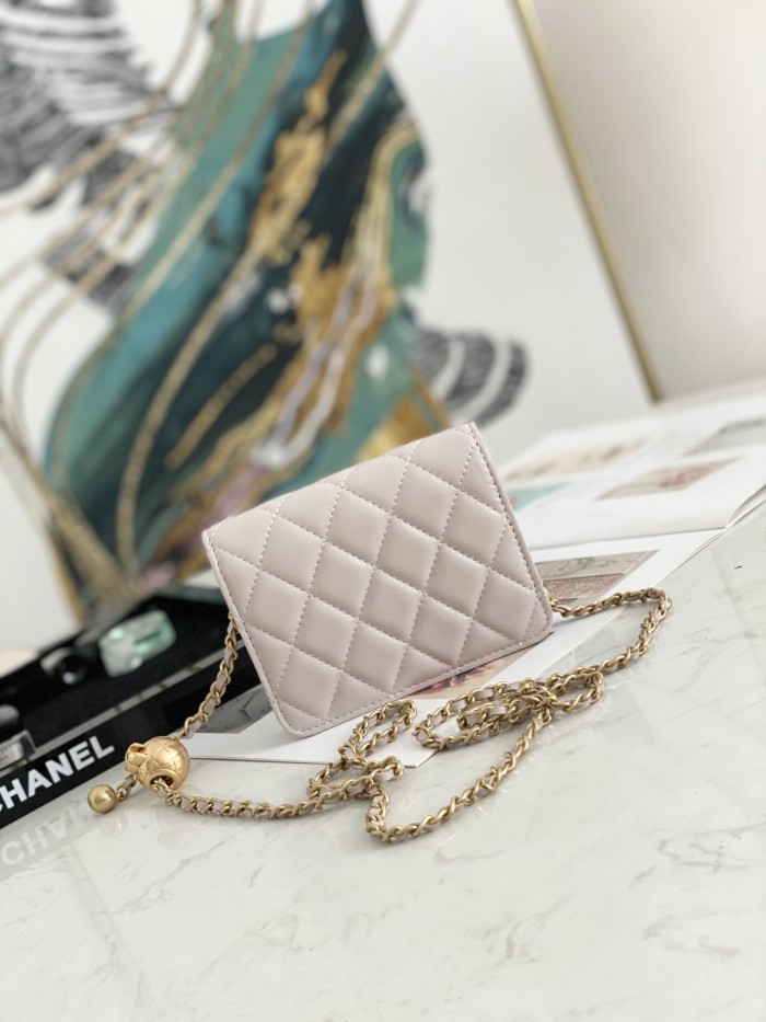  Handbag  Chanel 81135  size 12.5 9 2.5 cm