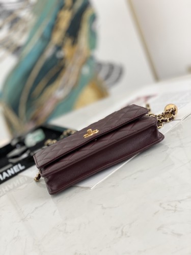  Handbag  Chanel  81133  size  19 cm