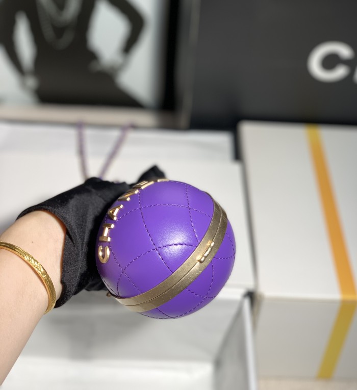  Handbag   Chanel  size 8 cm