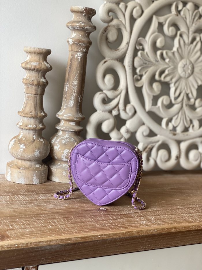  Handbag   Chanel 81203 size  12×13×5.5 cm