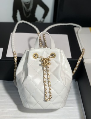  Handbag   Chanel  size  13*19 cm