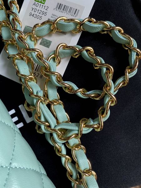  Handbag   Chanel  A01112  size  25.5*15.5*6.5 cm