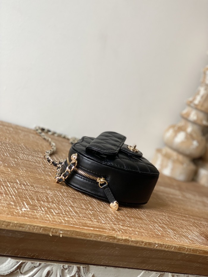  Handbag Chanel 81203  size  12×13×5.5 cm