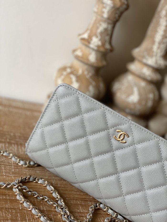  Handbag   Chanel  0250  size 19 cm