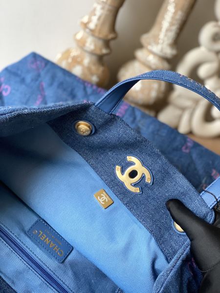  Handbag  Chanel 3128 size  51x43x3 cm