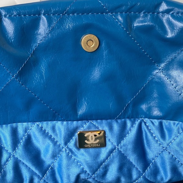  Handbag   Chanel AS3260  size  35x37x7 cm