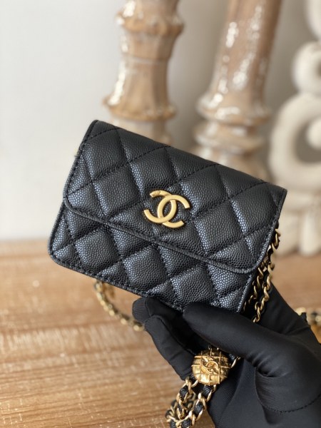  Handbag  Chanel  AP81205  size 9*12.3*3.2 cm