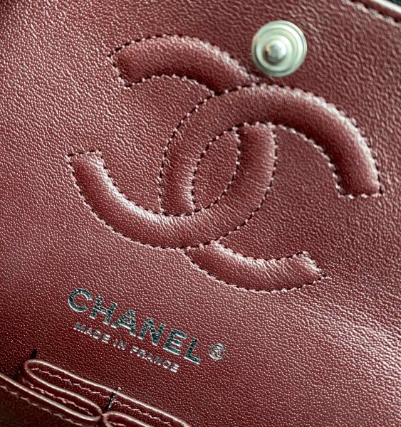 Handbag   Chanel  A01112 size  25.5*15.5*6.5 cm