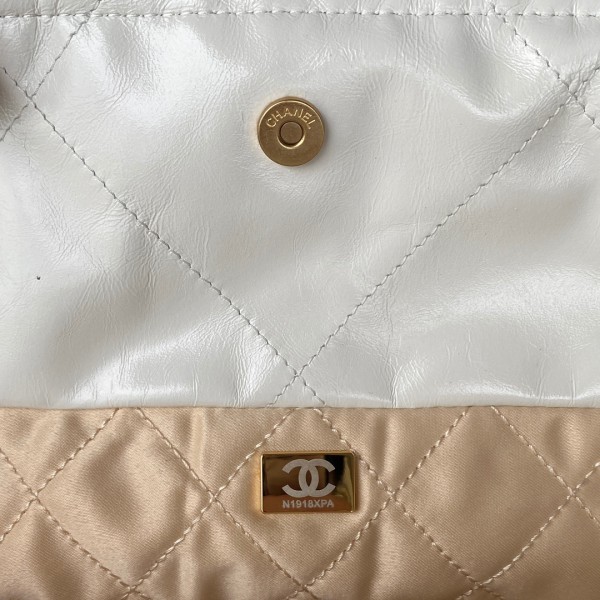  Handbag   Chanel  AS3261 size  39×42×8 cm