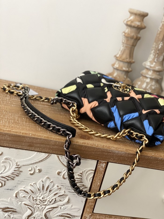 Handbag  Chanel 1160  size  26*9*16  cm