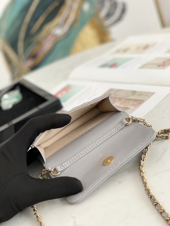 Handbag  Chanel 81135 size 12.5 9 2.5 cm