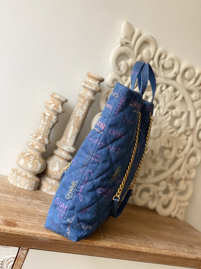  Handbag  Chanel 3128 size  51x43x3 cm