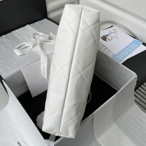  Handbag  Chanel  AS3260  size  35x37x7 cm