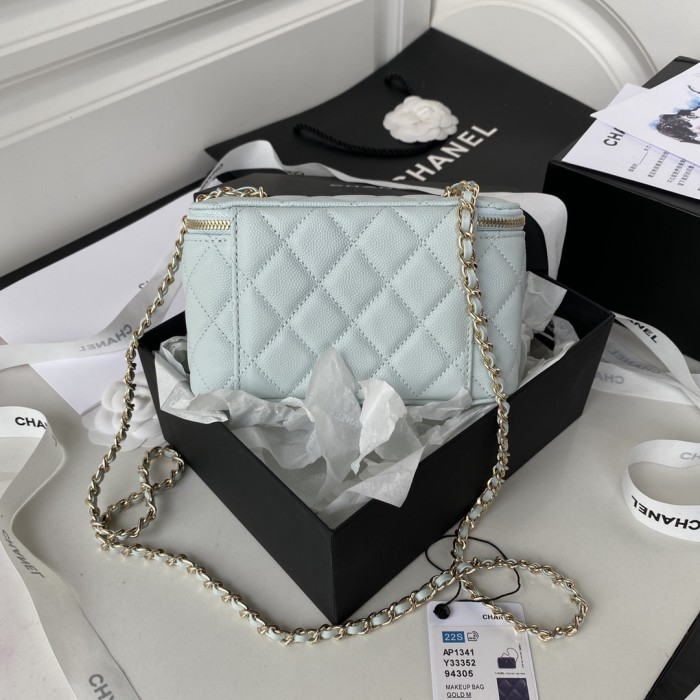  Handbag   Chanel AP1341  size  9.5x17x8 cm