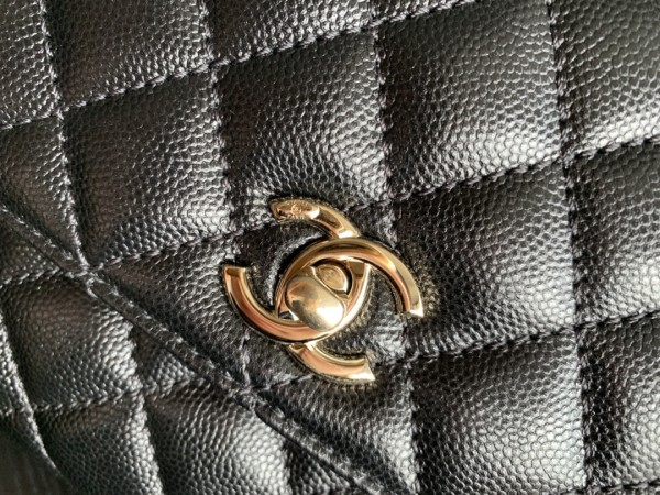  Handbag   Chanel  2215  size 19 cm