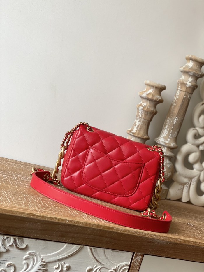  Handbag  Chanel As3109  size  19*14*6 cm