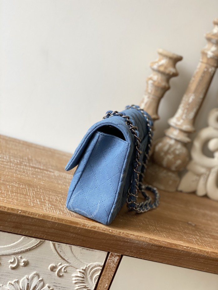  Handbag  Chanel  AS2071  size  25 15 6.5 cm