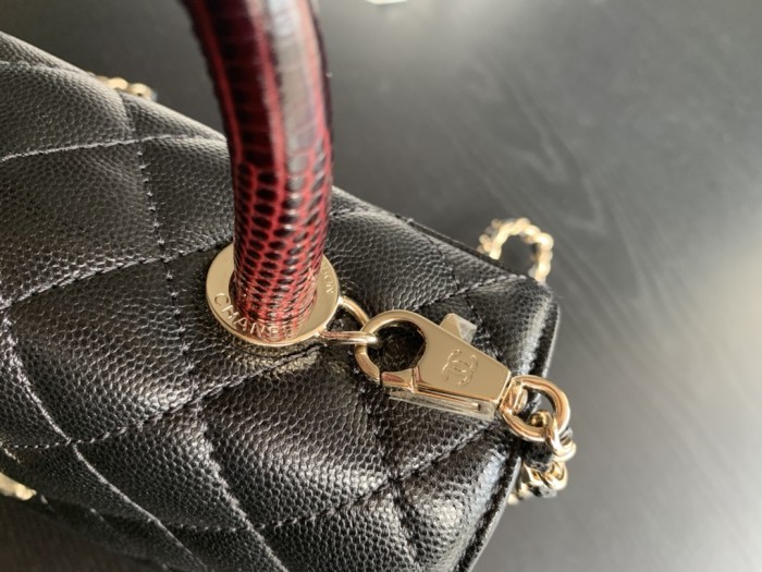  Handbag   Chanel  2215  size 19 cm