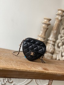  Handbag Chanel 81203  size  12×13×5.5 cm