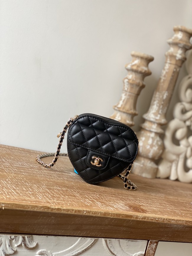  Handbag Chanel 81203  size  12×13×5.5 cm